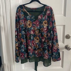 Size 3x floral sweater with back accent